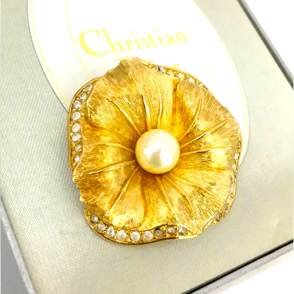 Beautiful Vintage Christian Dior Gold Broach With Pearl With Box
